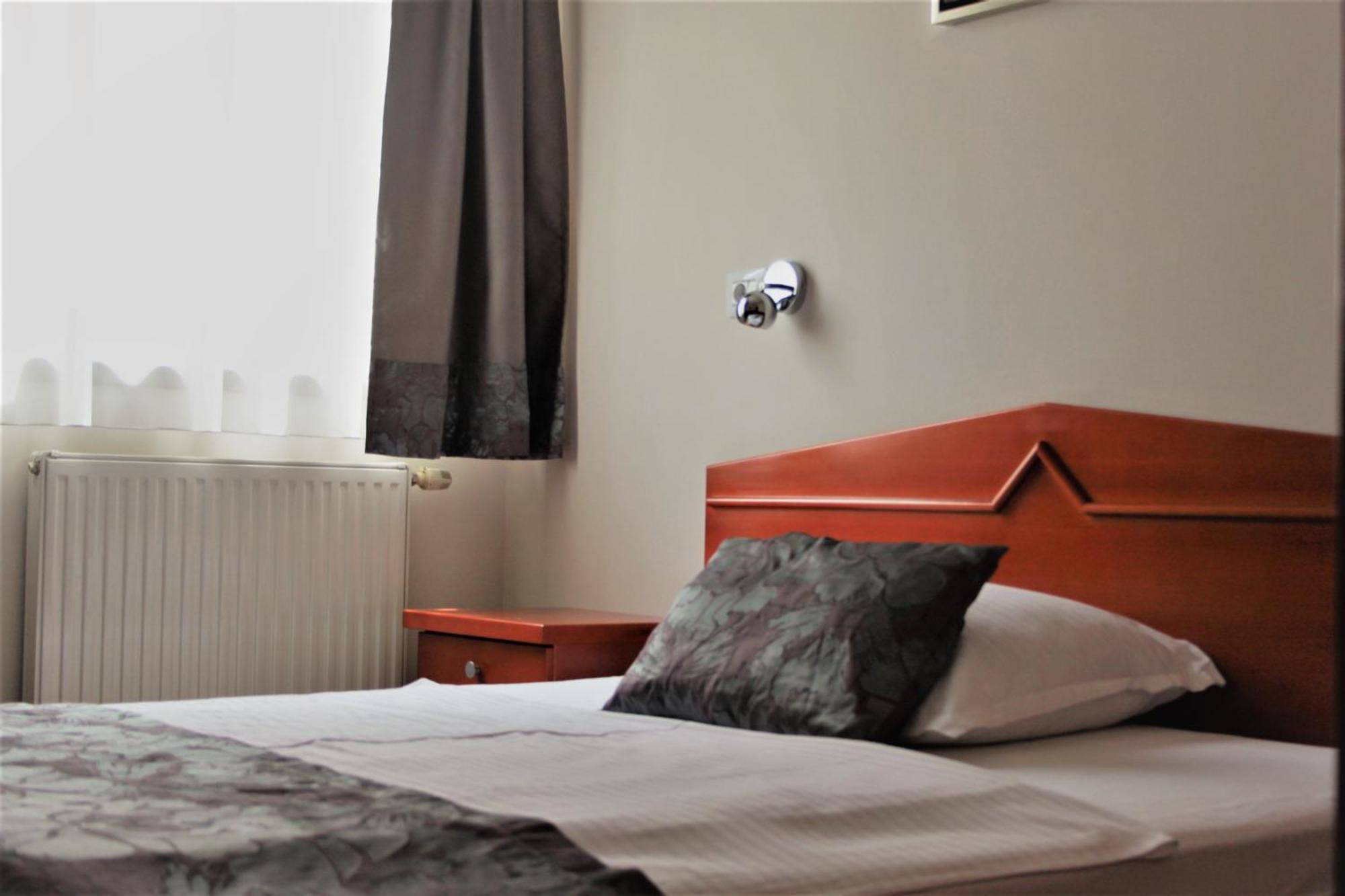 Hotel Bosna 1 Ilidža Ngoại thất bức ảnh